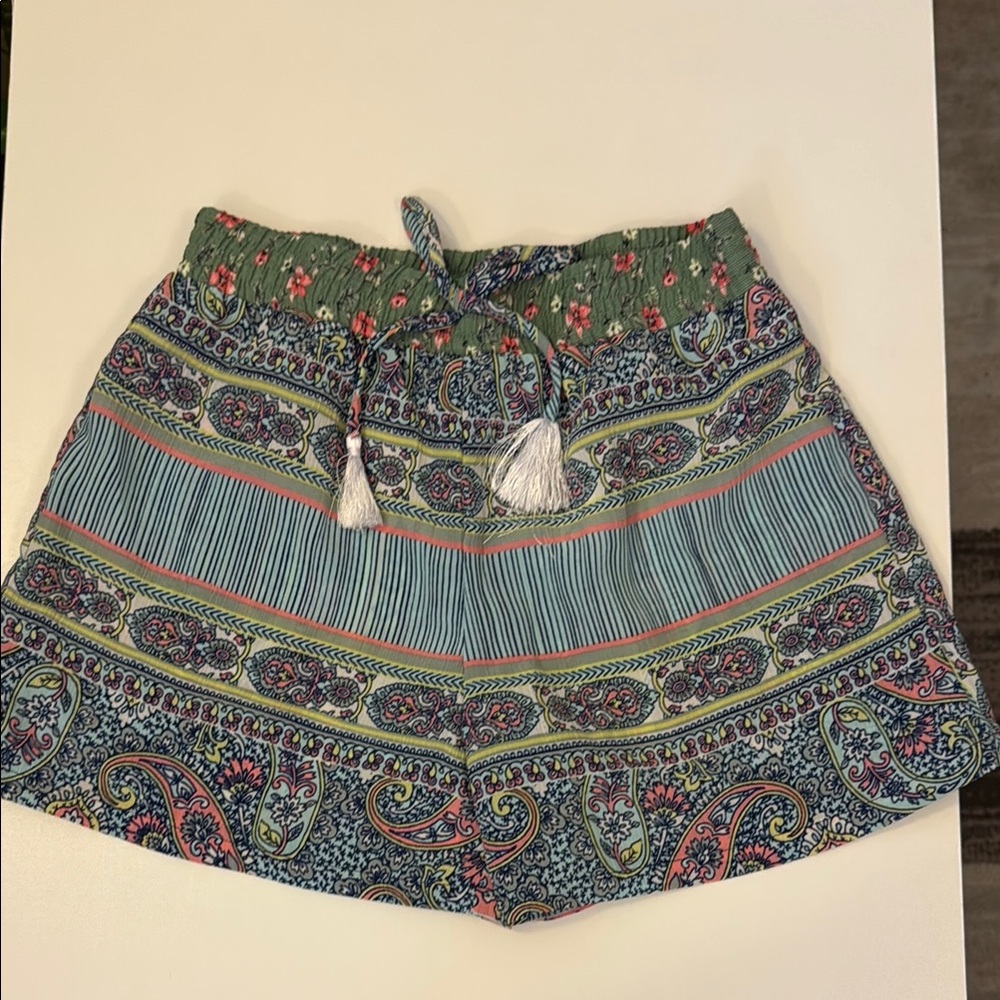 Girls Size 7/8- Bohemian Green Paisley Shorts